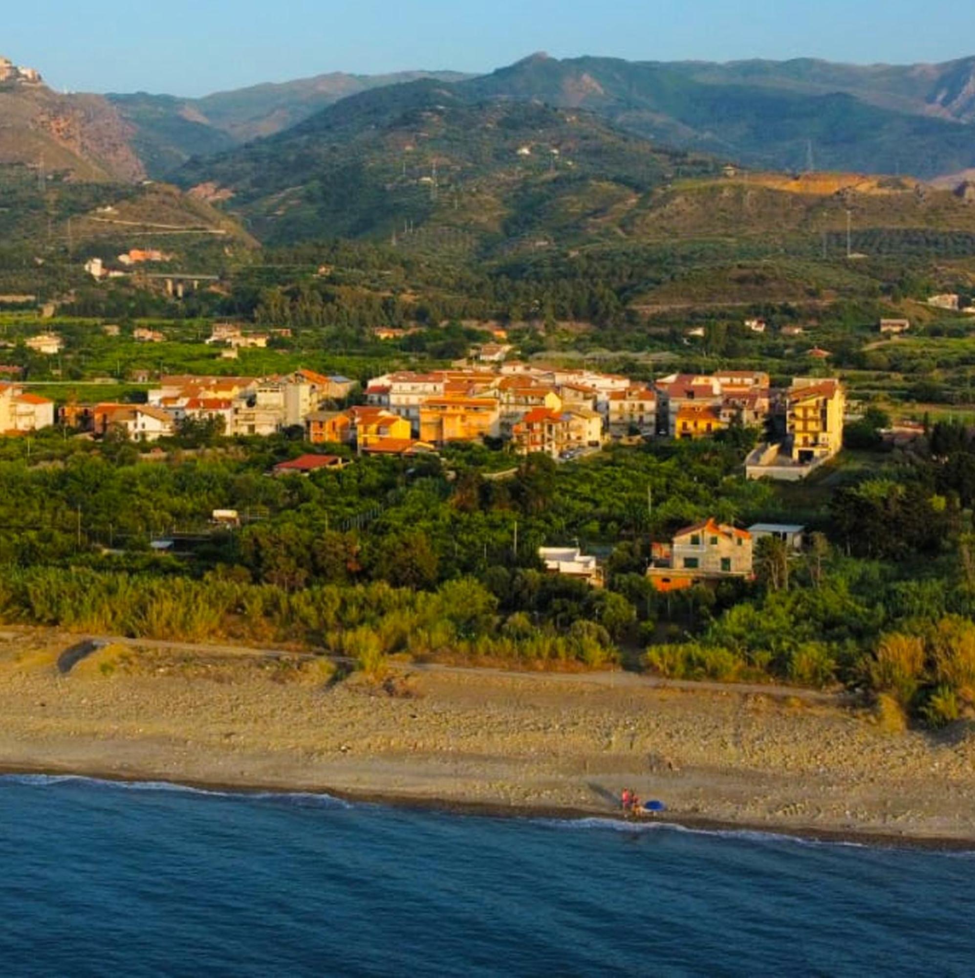Bed and Breakfast Casa Giada Sul Mare Torrenova  Екстер'єр фото